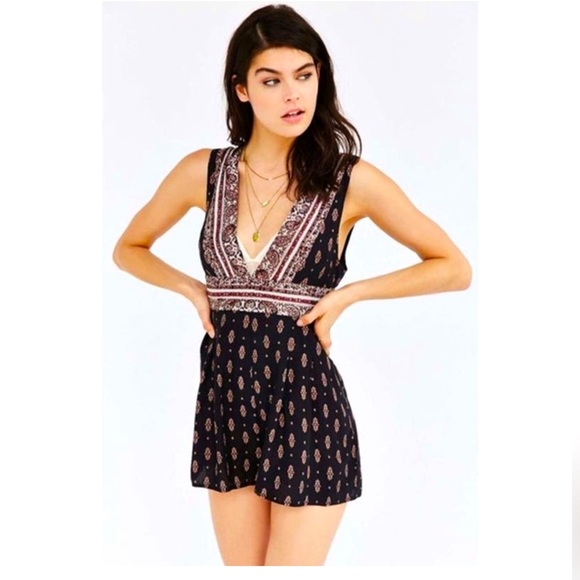 Ecote Dresses & Skirts - Urban Outfitters Ecote NWOT Paisley Plunge Front Sleeveless Boho Romper